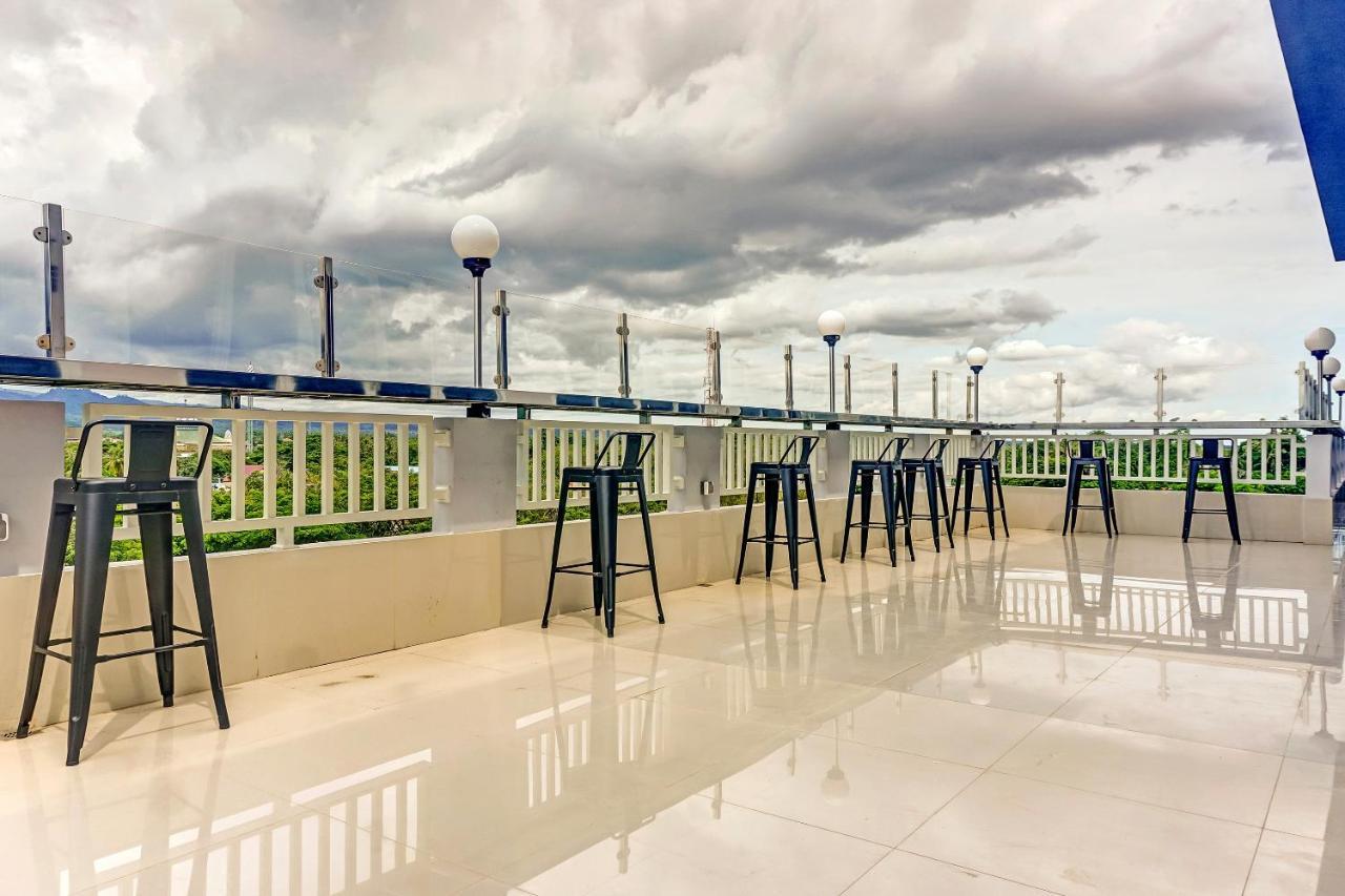 Kirei Hotel Bantaeng Екстер'єр фото