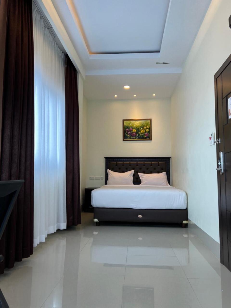 Kirei Hotel Bantaeng Екстер'єр фото