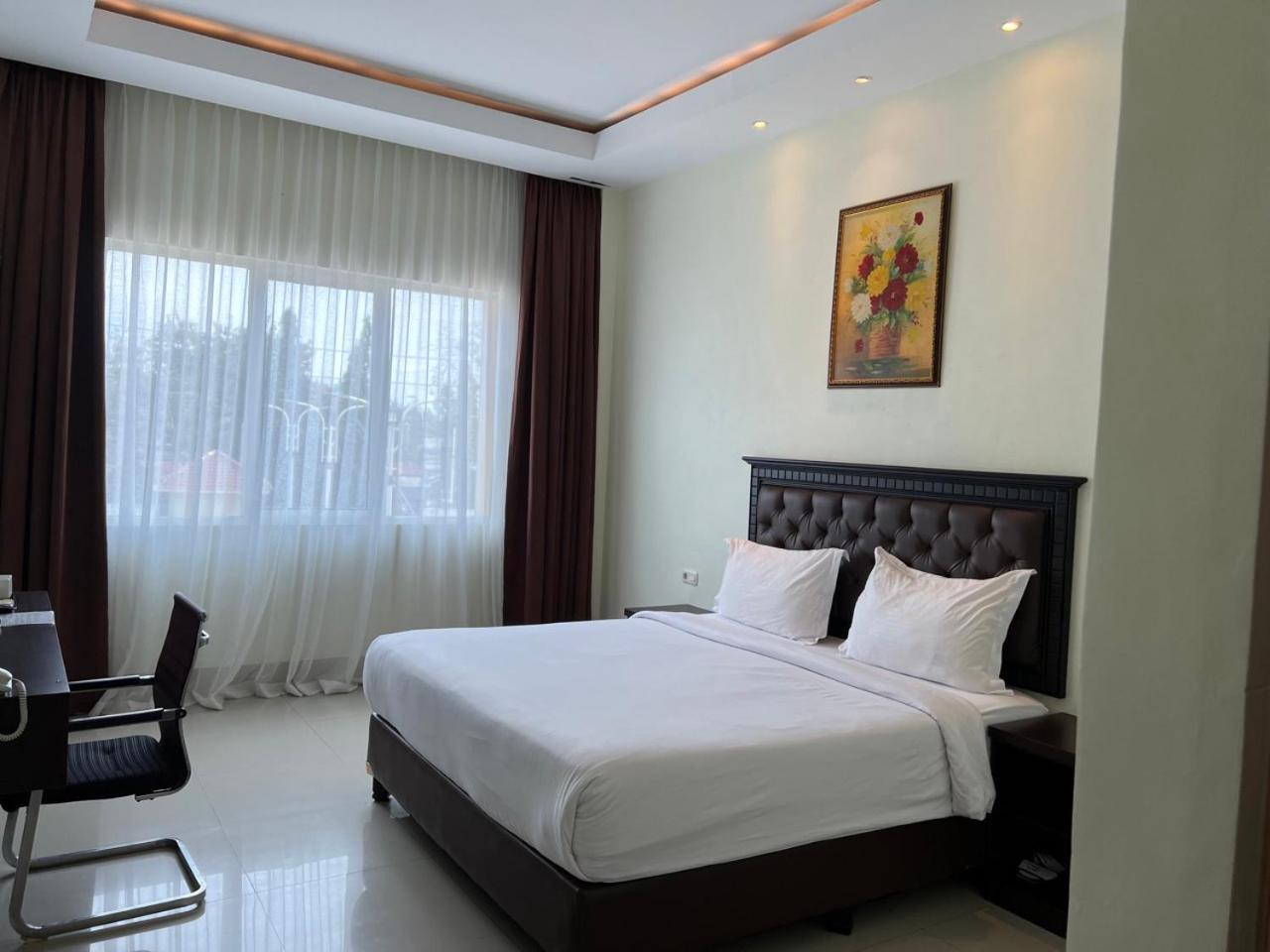 Kirei Hotel Bantaeng Екстер'єр фото