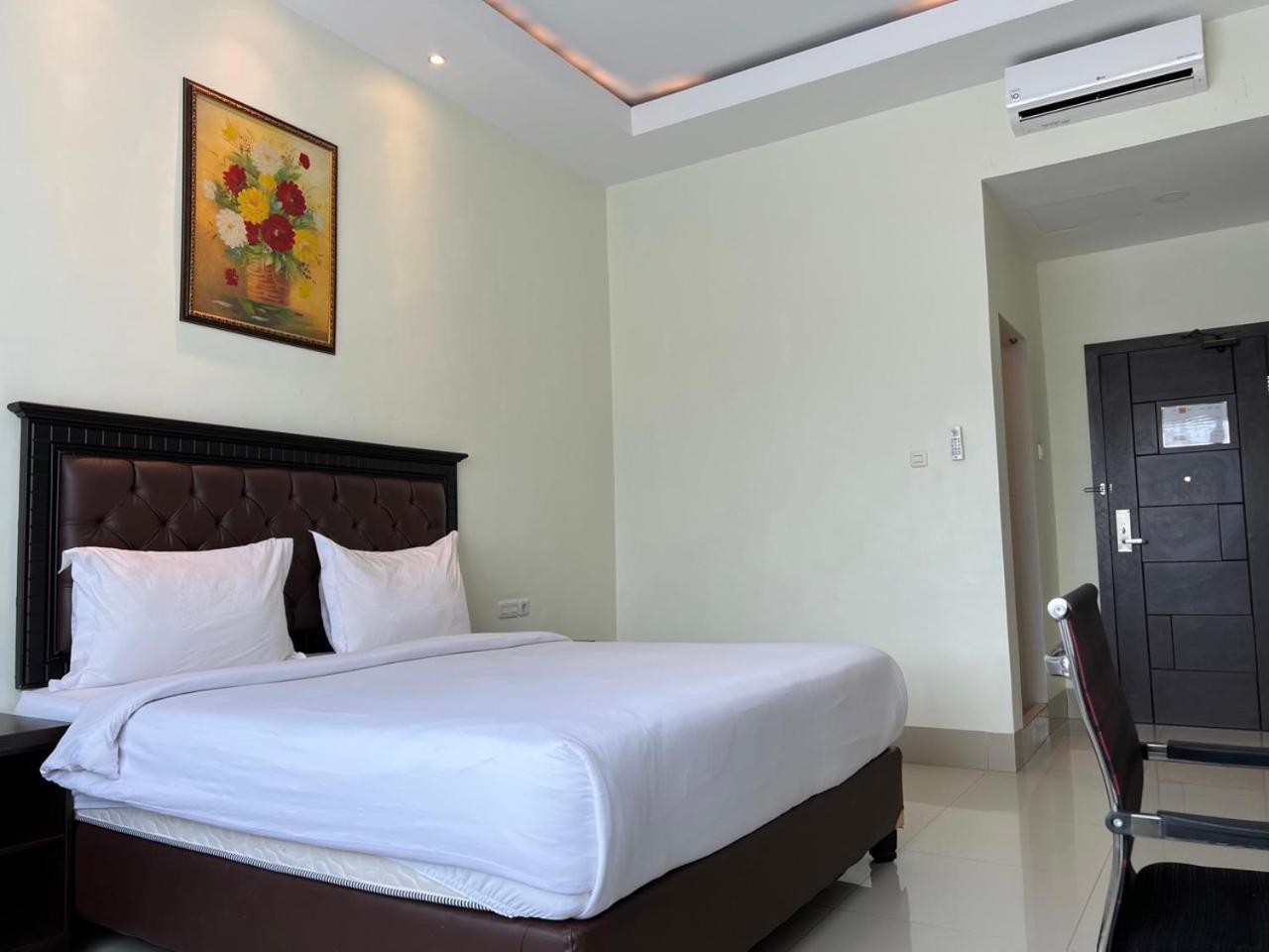 Kirei Hotel Bantaeng Екстер'єр фото
