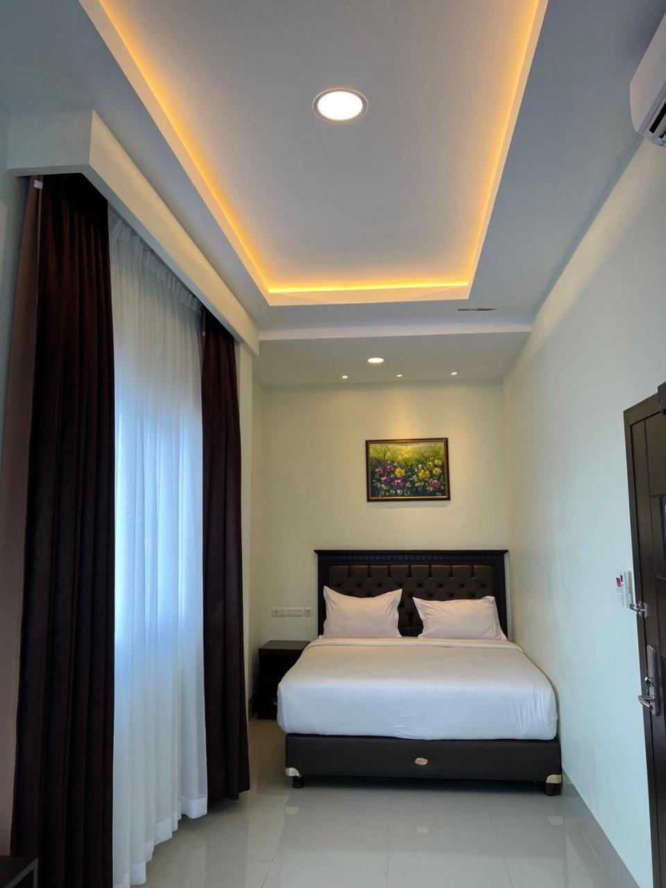 Kirei Hotel Bantaeng Екстер'єр фото