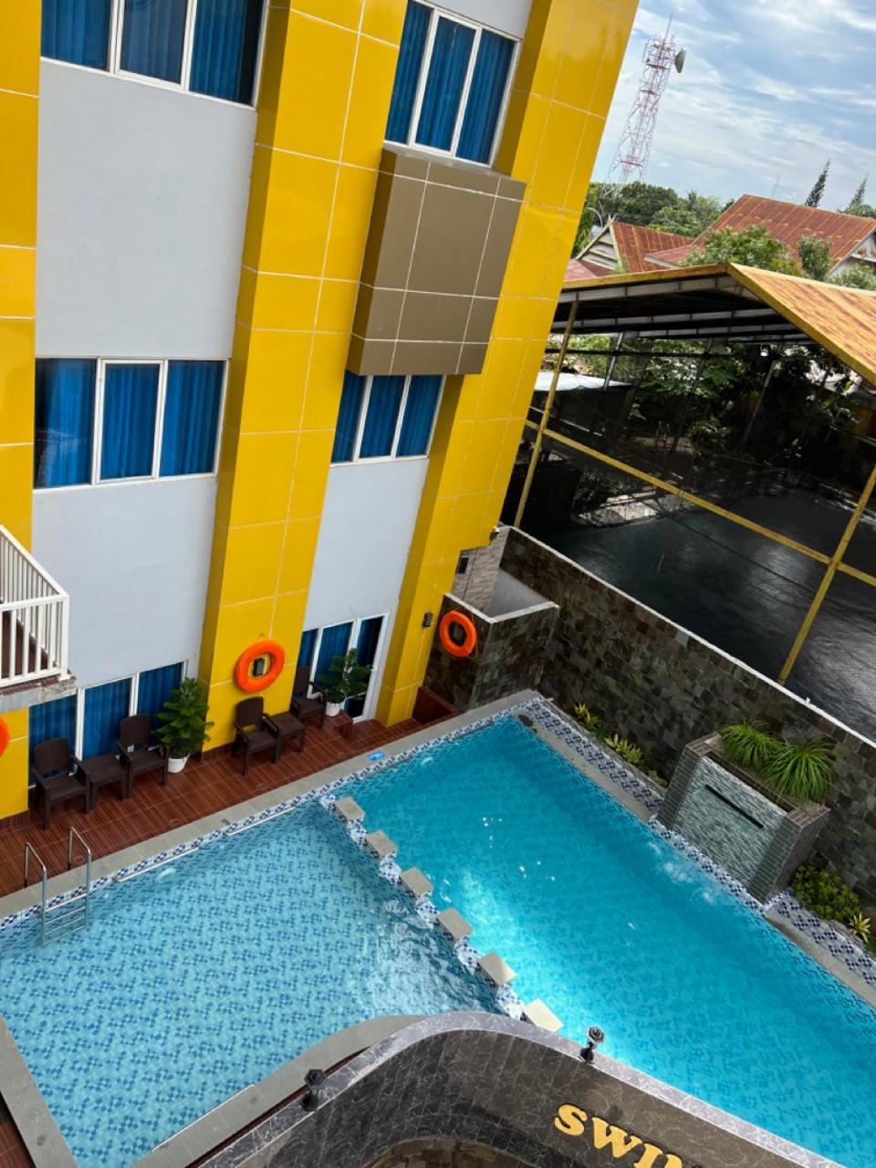 Kirei Hotel Bantaeng Екстер'єр фото