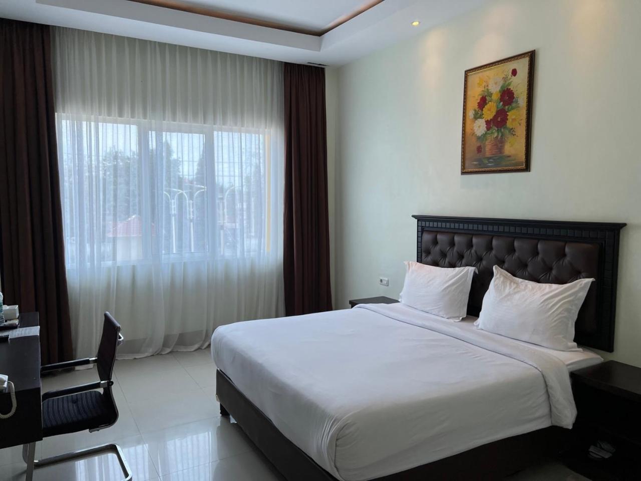 Kirei Hotel Bantaeng Екстер'єр фото