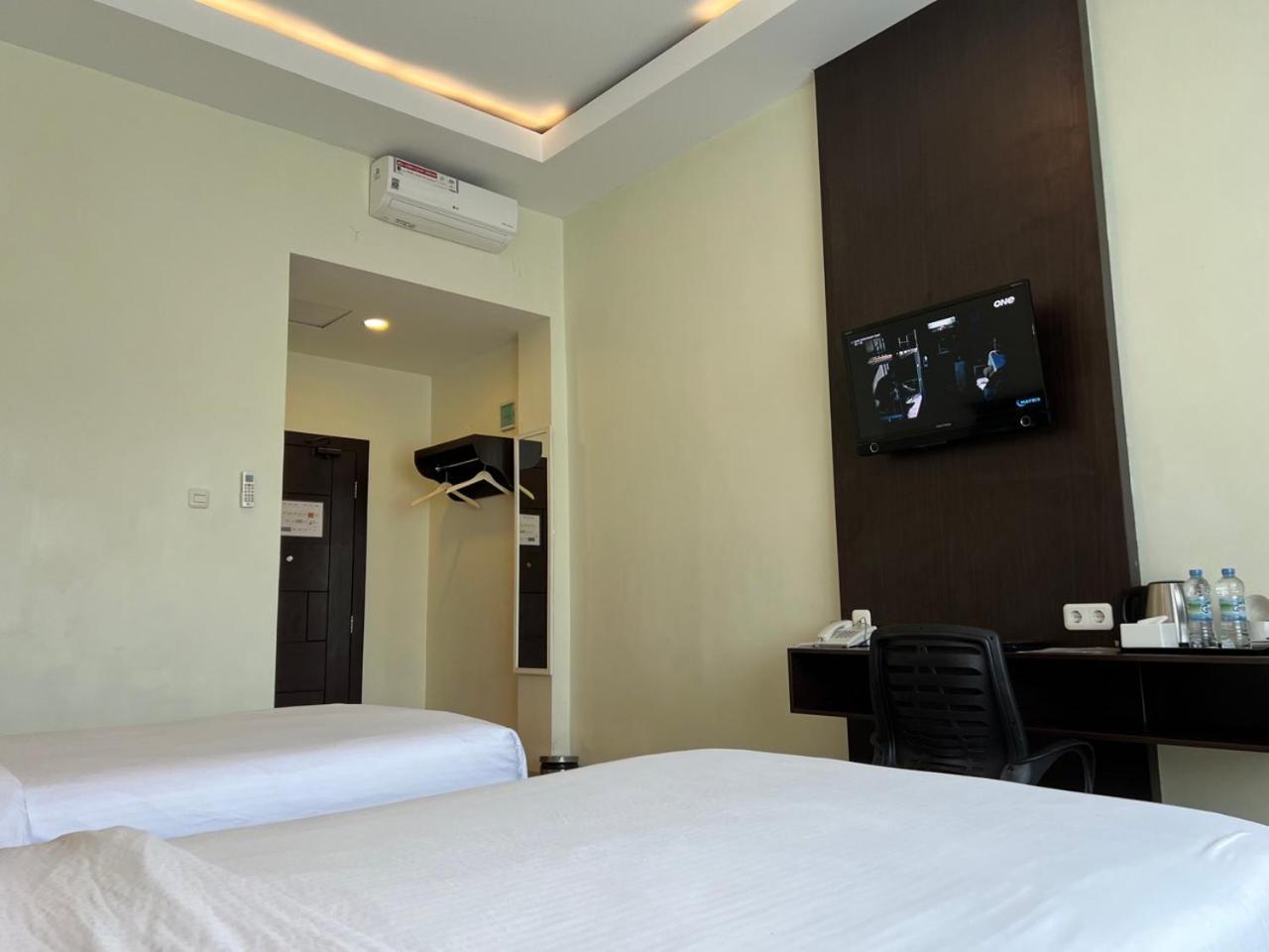 Kirei Hotel Bantaeng Екстер'єр фото
