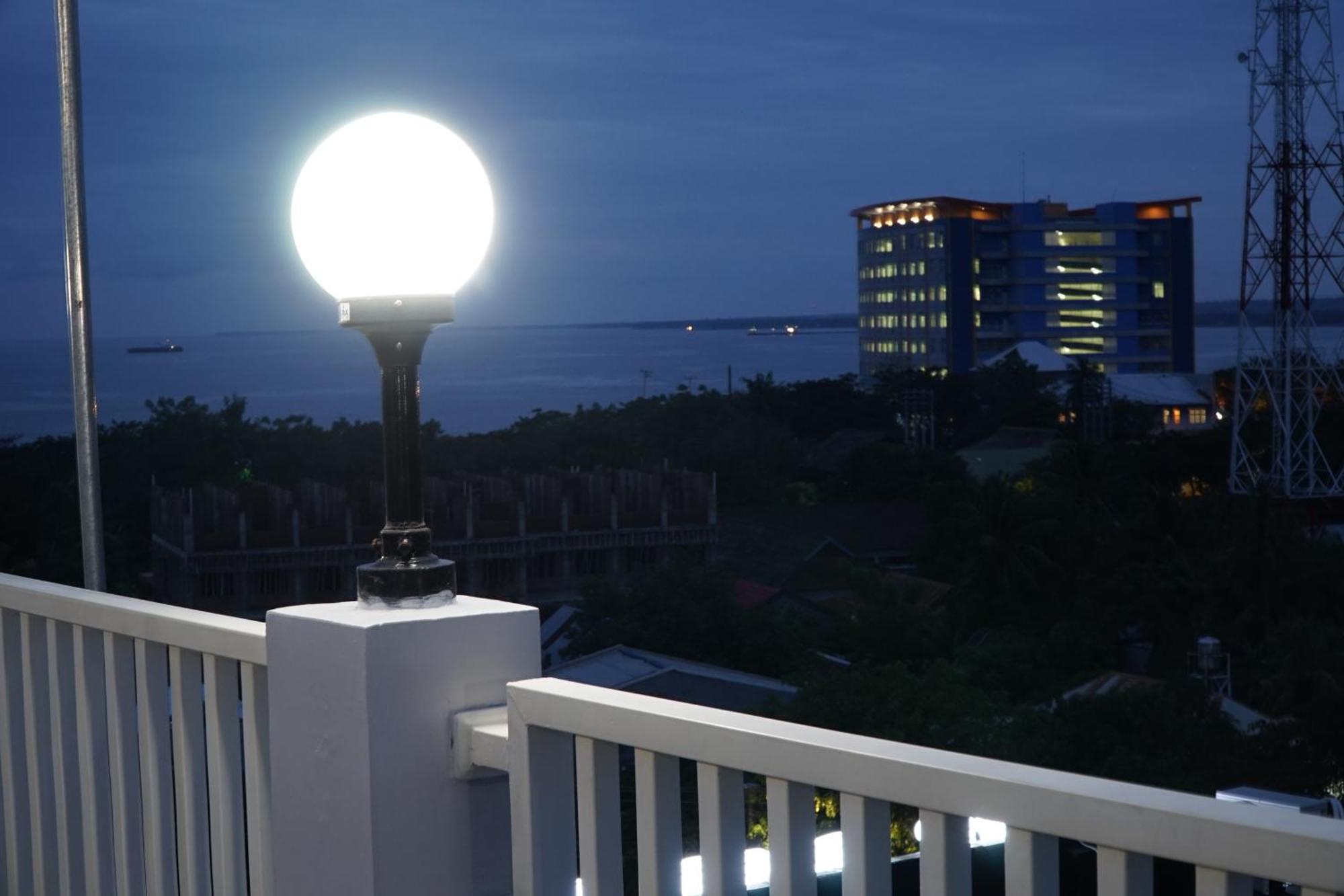 Kirei Hotel Bantaeng Екстер'єр фото