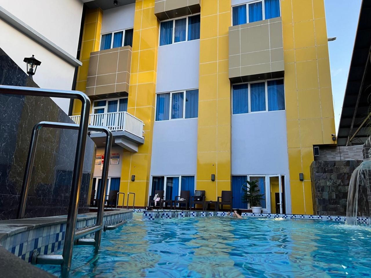Kirei Hotel Bantaeng Екстер'єр фото