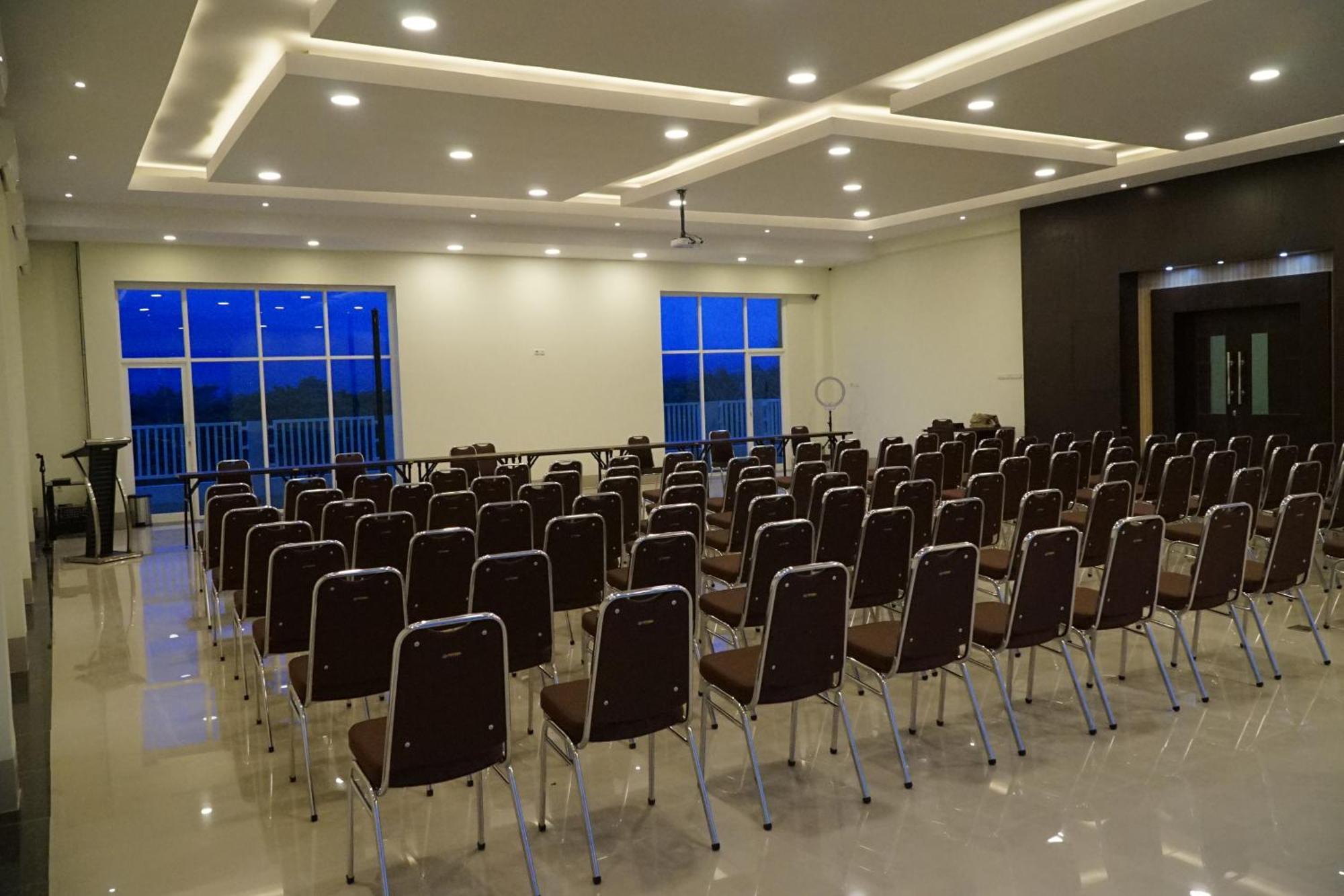 Kirei Hotel Bantaeng Екстер'єр фото