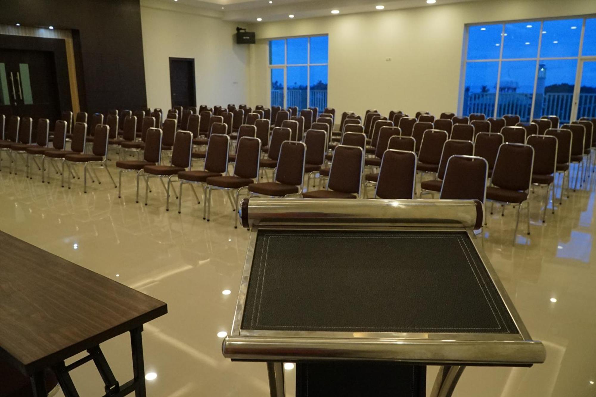 Kirei Hotel Bantaeng Екстер'єр фото